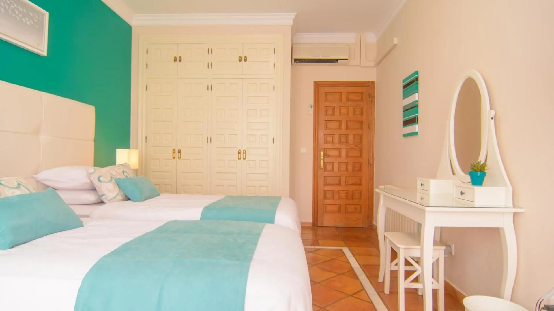 Сasa de vacaciones San Pedro 6 Bedroom Villa, Heated Pool, Bbq, Wifi Marbella