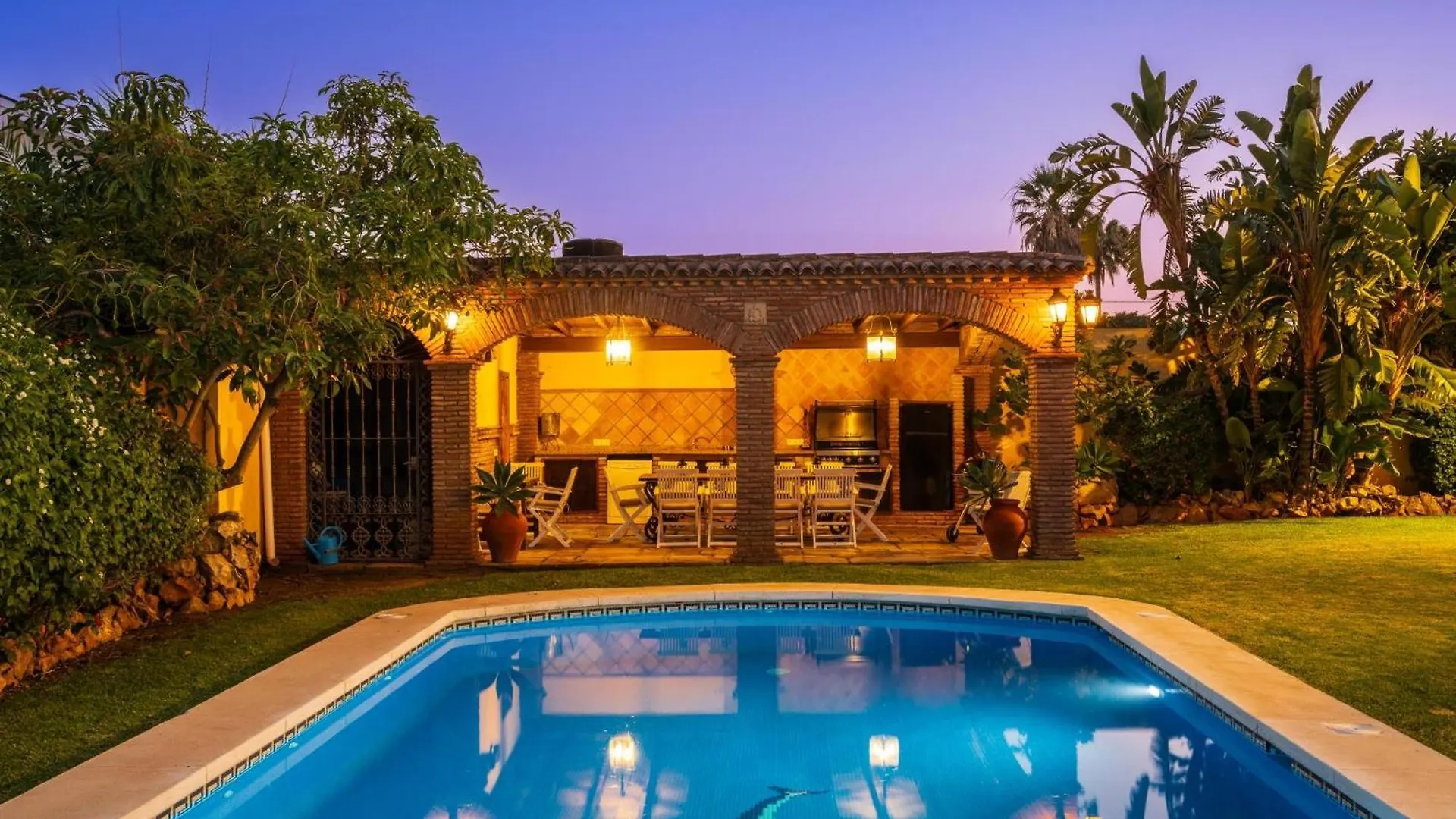 San Pedro 6 Bedroom Villa, Heated Pool, Bbq, Wifi Marbella