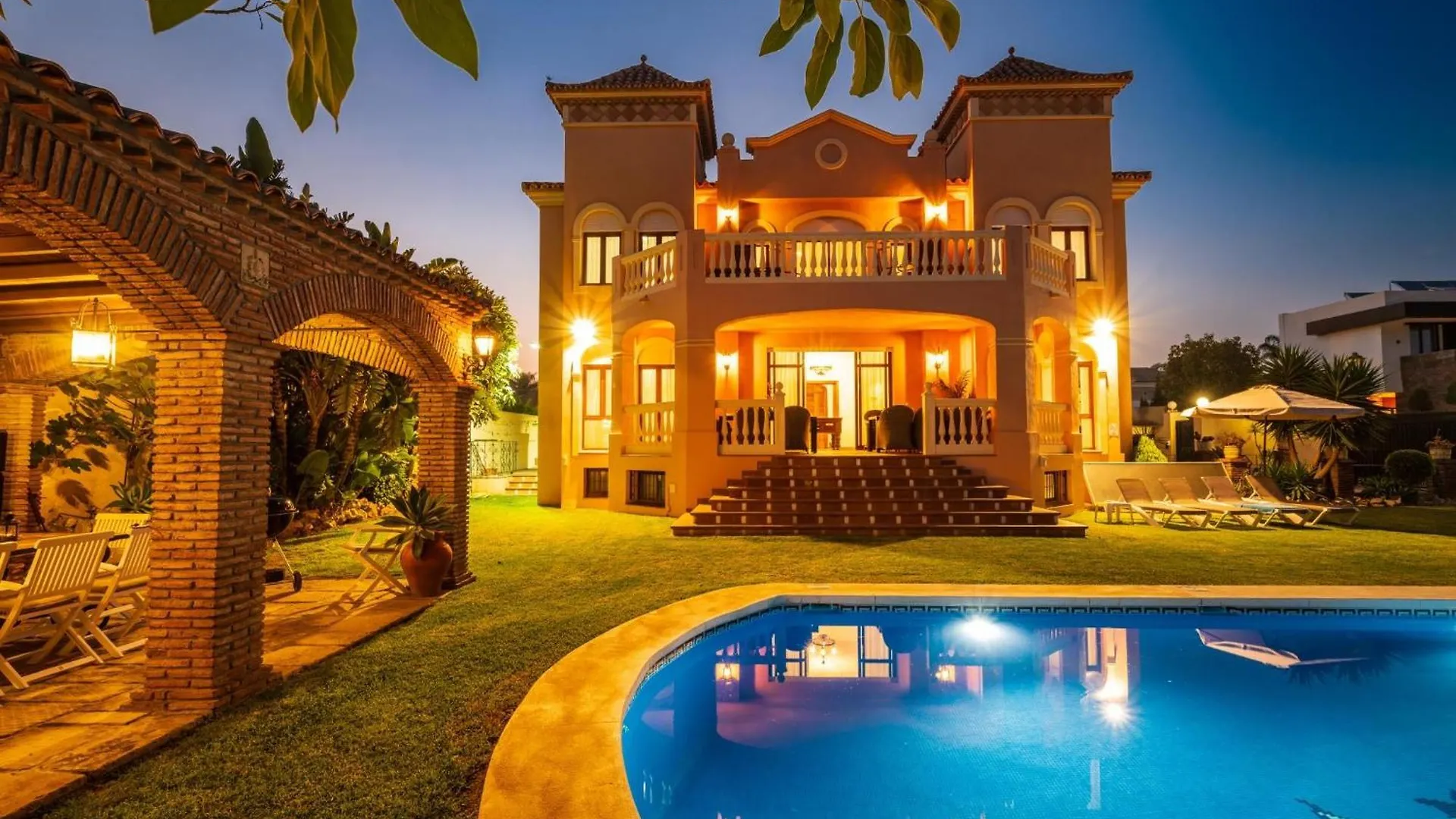 San Pedro 6 Bedroom Villa, Heated Pool, Bbq, Wifi Marbella
